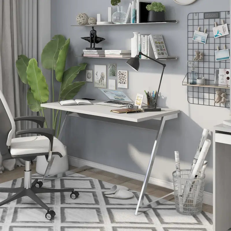 Scrivania per computer in acciaio Rosalinda Glam da 47 pollici con porte USB di Furniture of America