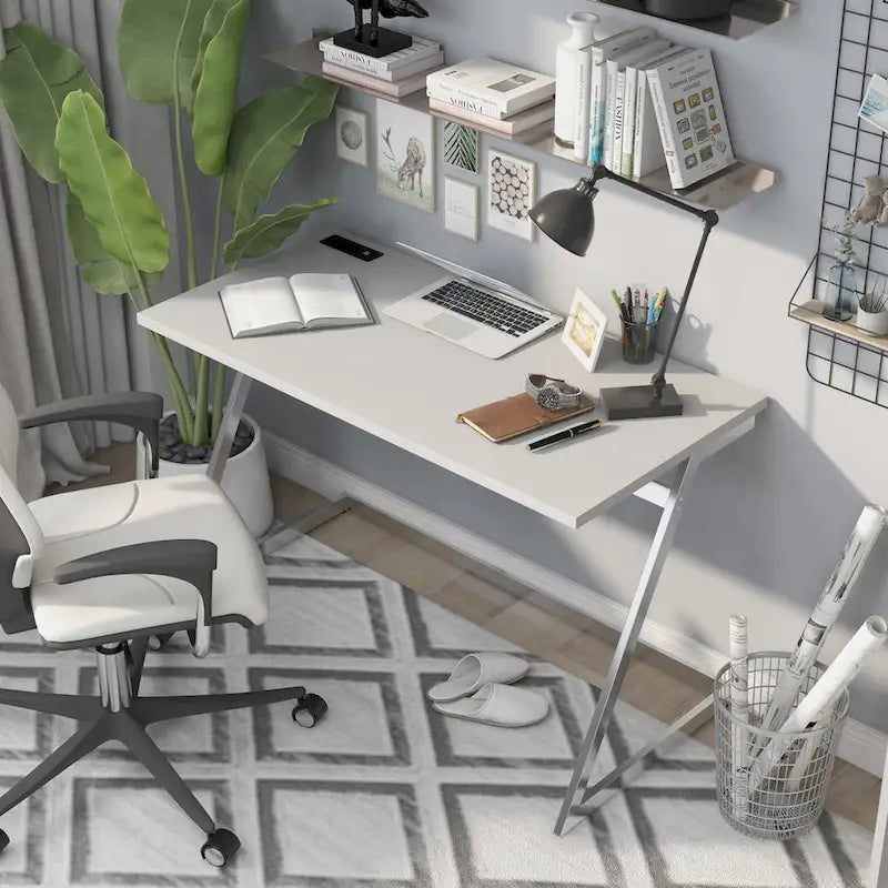 Scrivania per computer in acciaio Rosalinda Glam da 47 pollici con porte USB di Furniture of America