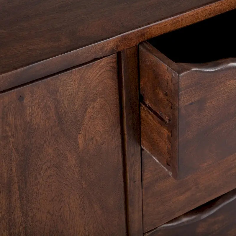 Credenza Nottingham da 68 pollici in legno di acacia con finitura noce