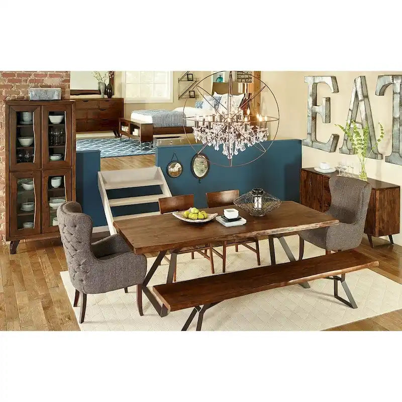 Credenza Nottingham da 68 pollici in legno di acacia con finitura noce
