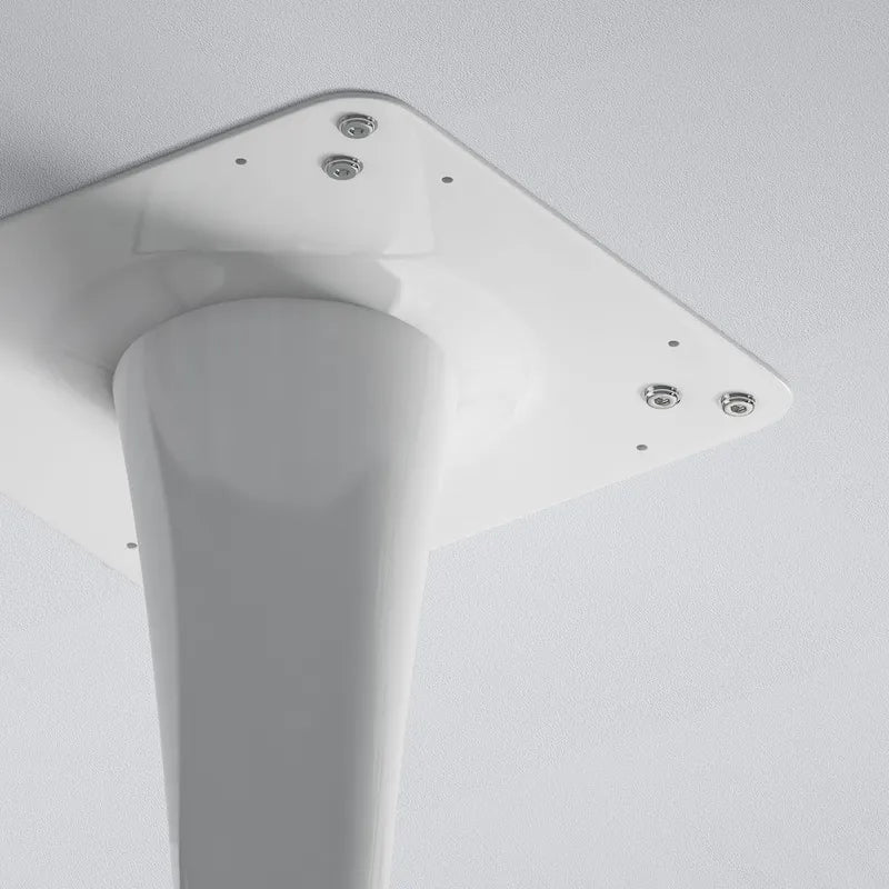 Tavolo da pranzo moderno con piano rotondo e base in metallo
